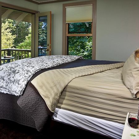 Old Parkdale Inn Bed And Breakfast ฮูดริเวอร์ ภายนอก รูปภาพ