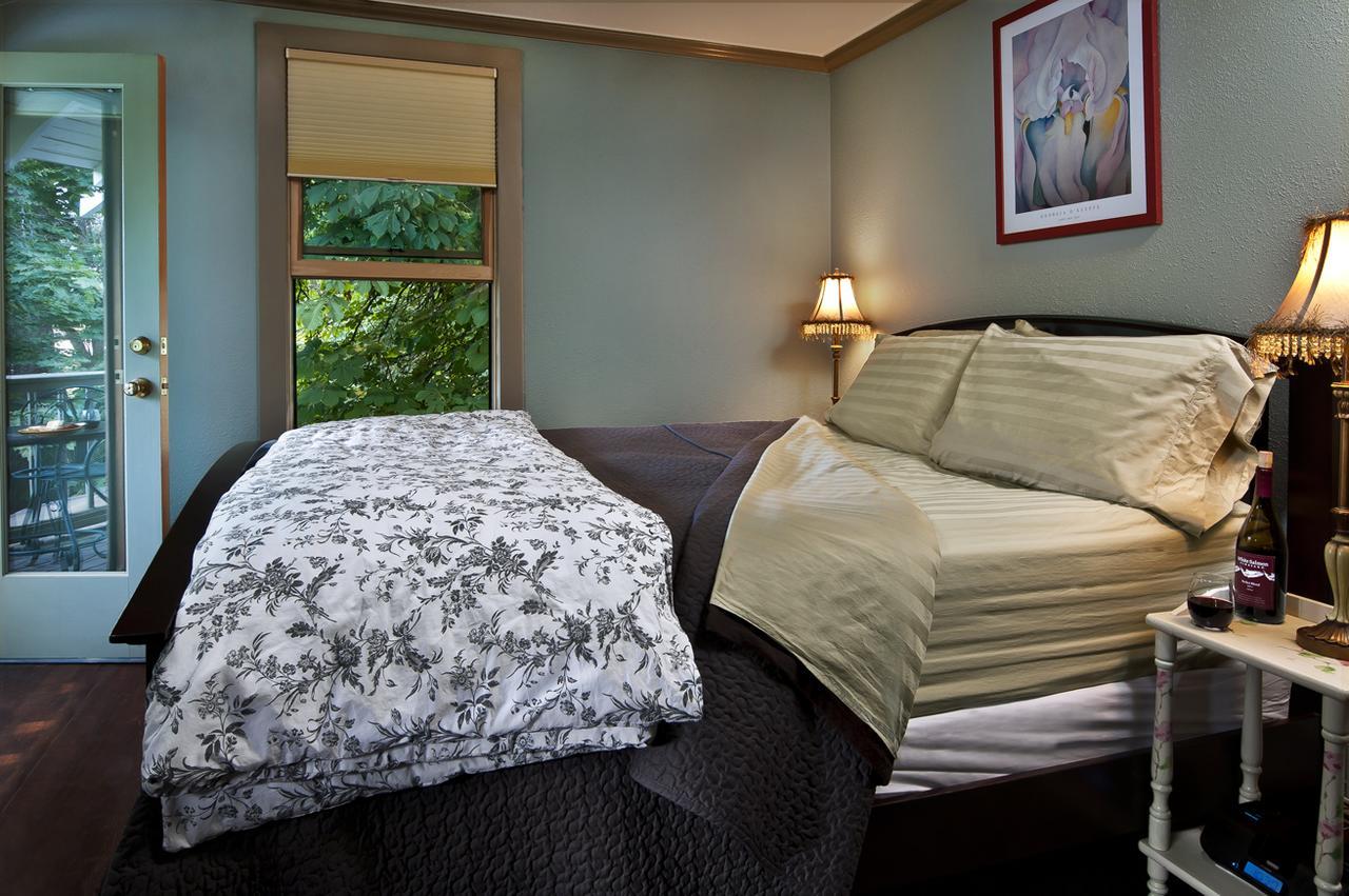 Old Parkdale Inn Bed And Breakfast ฮูดริเวอร์ ภายนอก รูปภาพ
